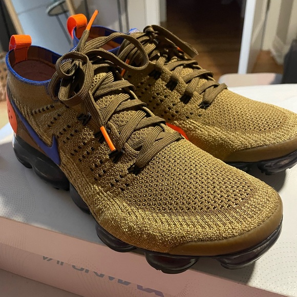 Nike Air Vapormax Flyknit 2 Brown with Orange and Blue - Picture 4 of 9